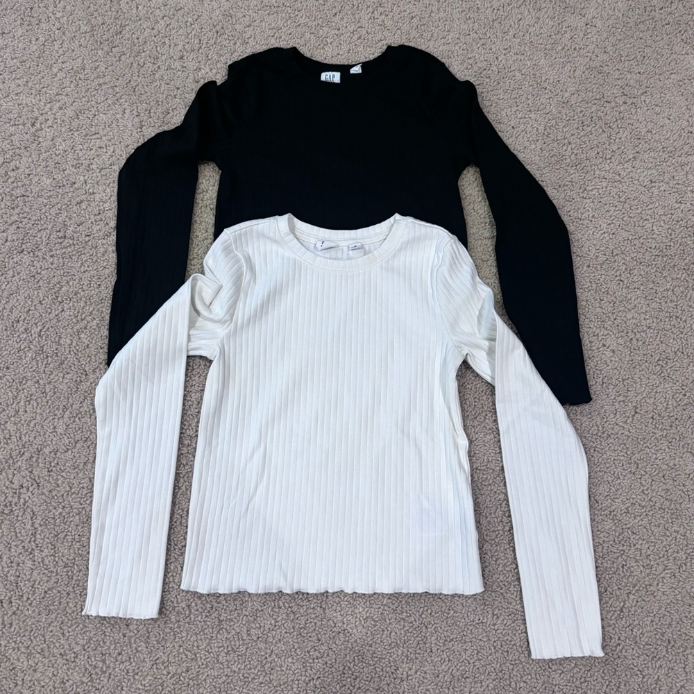GAP Kids - Black Long Sleeve & White Long Sleeve Tee